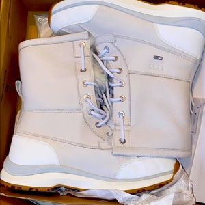 Brand new unworn ugg fluff